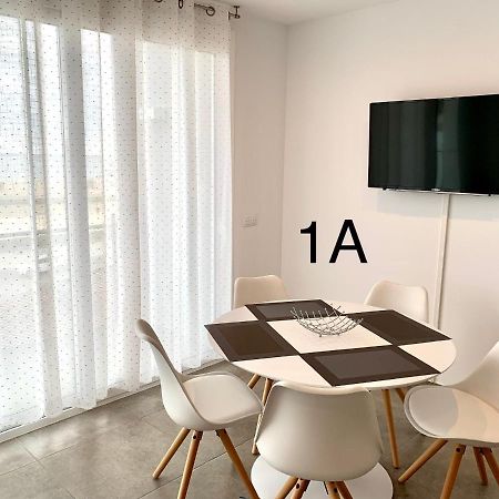 Edifici Valeria Apartment Емпуриабрава Екстериор снимка