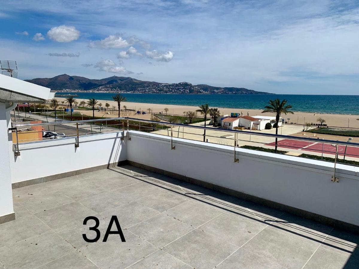 Edifici Valeria Apartment Емпуриабрава Екстериор снимка