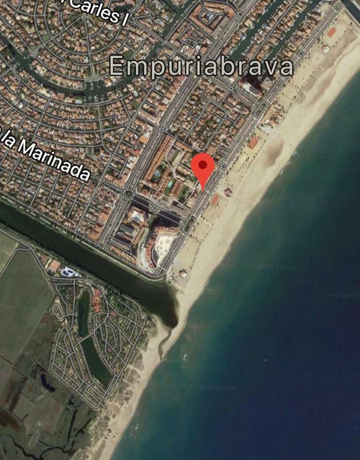 Edifici Valeria Apartment Емпуриабрава Екстериор снимка