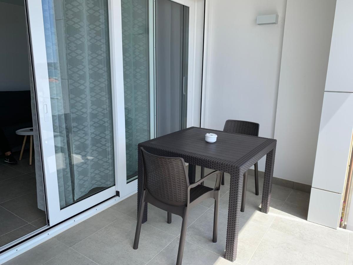 Edifici Valeria Apartment Емпуриабрава Екстериор снимка