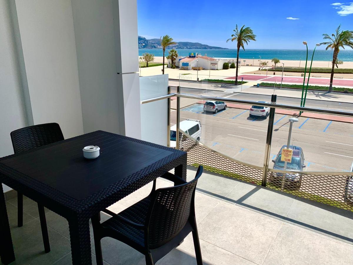 Edifici Valeria Apartment Емпуриабрава Екстериор снимка