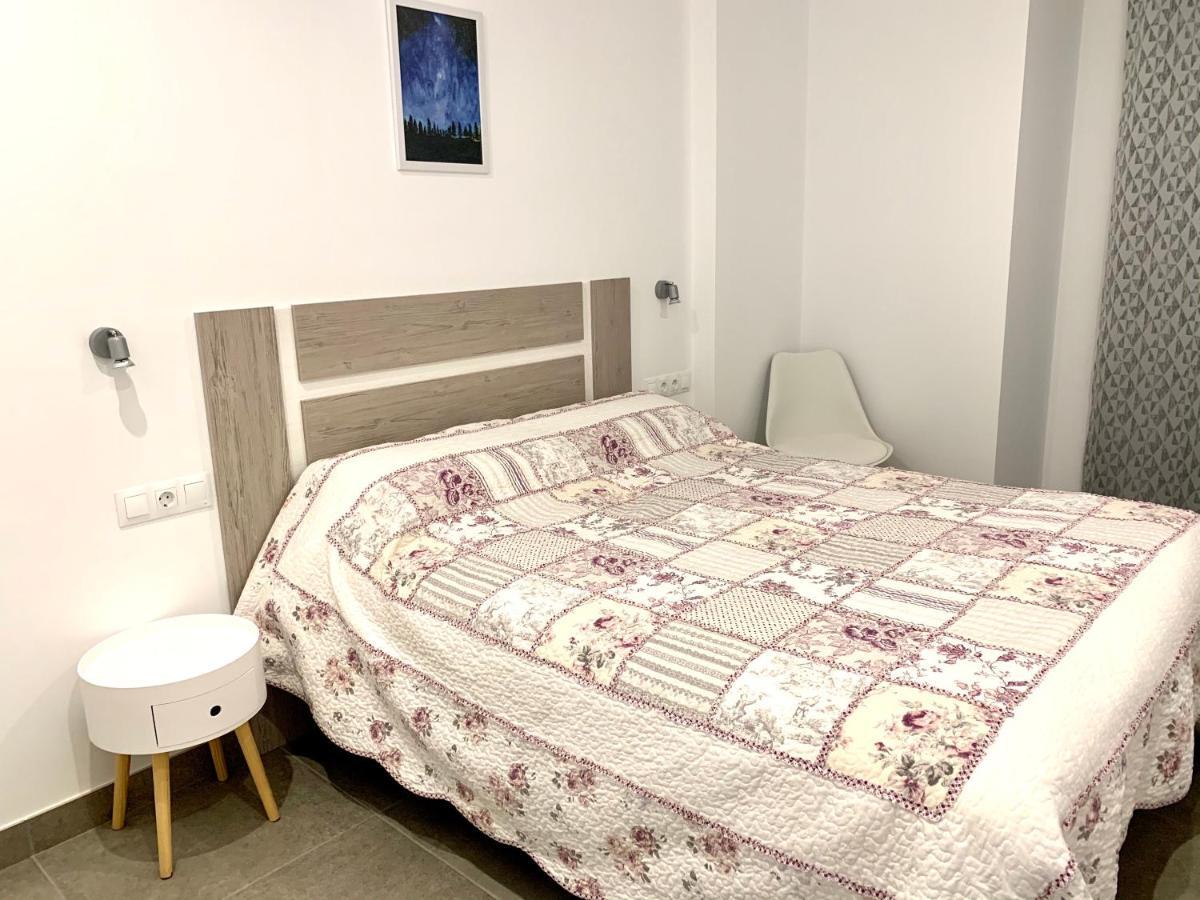 Edifici Valeria Apartment Емпуриабрава Екстериор снимка